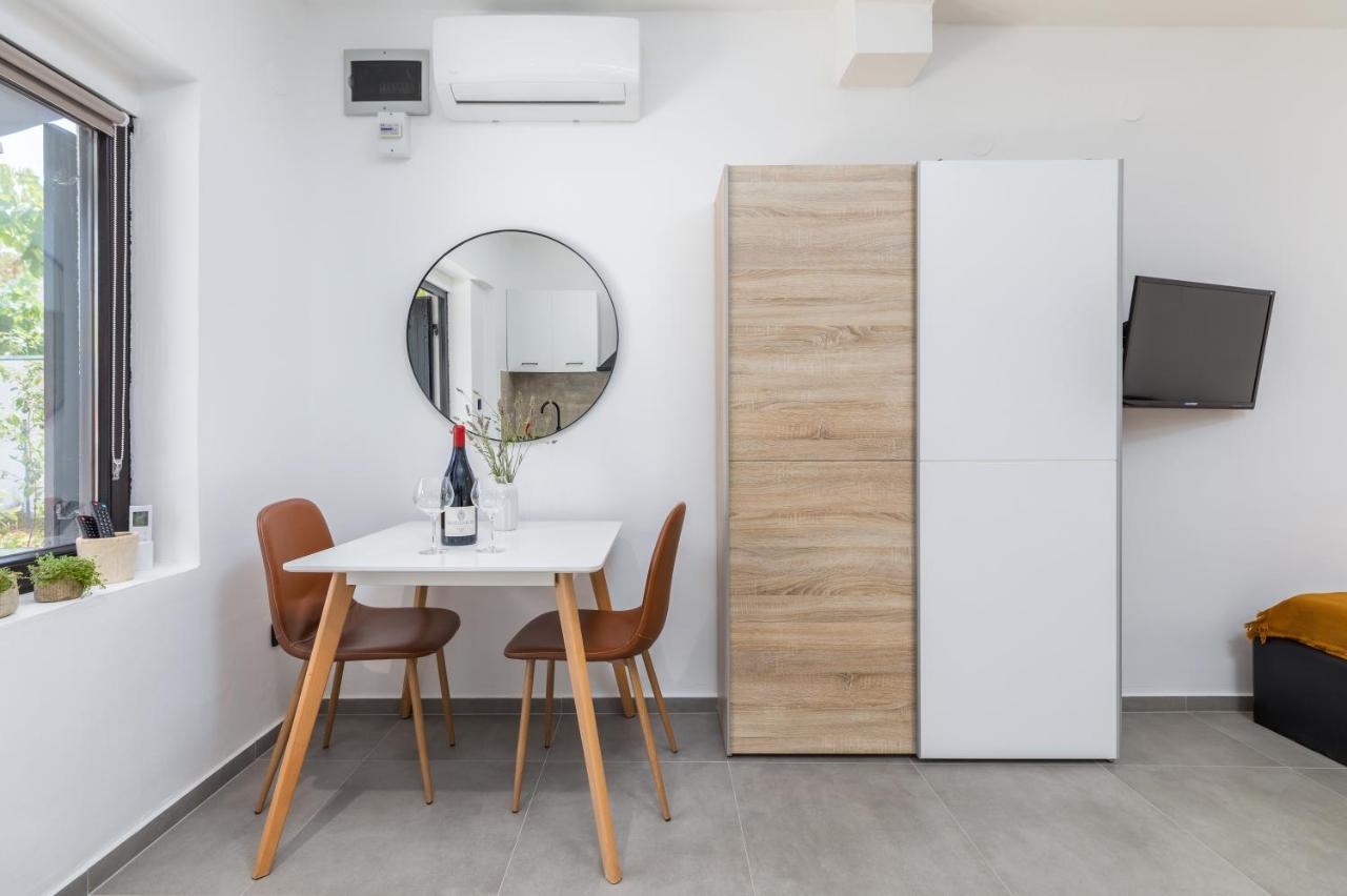 3 Minutes From The Beach: Lovely Studio Apartment Pula Exterior photo